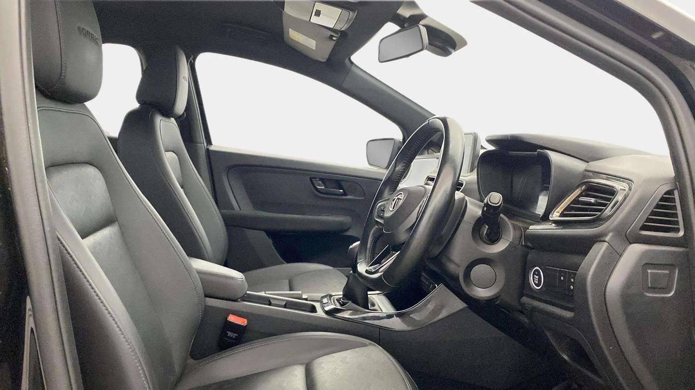 2022 Tata ALTROZ XZ PLUS I-TURBO PETROL DARK EDITION, Petrol, Manual, 40,238 km, Right Side Front Door Cabin