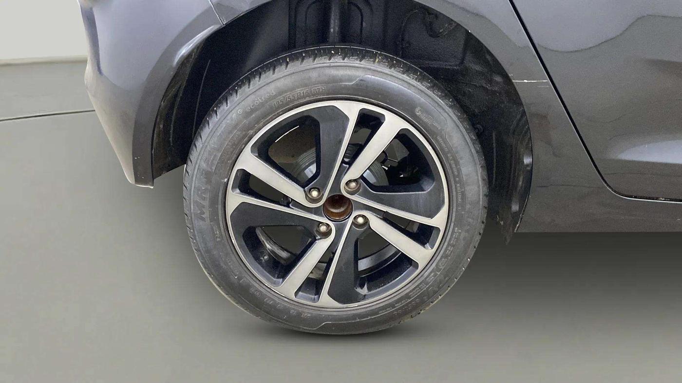 2022 Tata ALTROZ XZ PLUS I-TURBO PETROL DARK EDITION, Petrol, Manual, 40,238 km, Right Rear Wheel