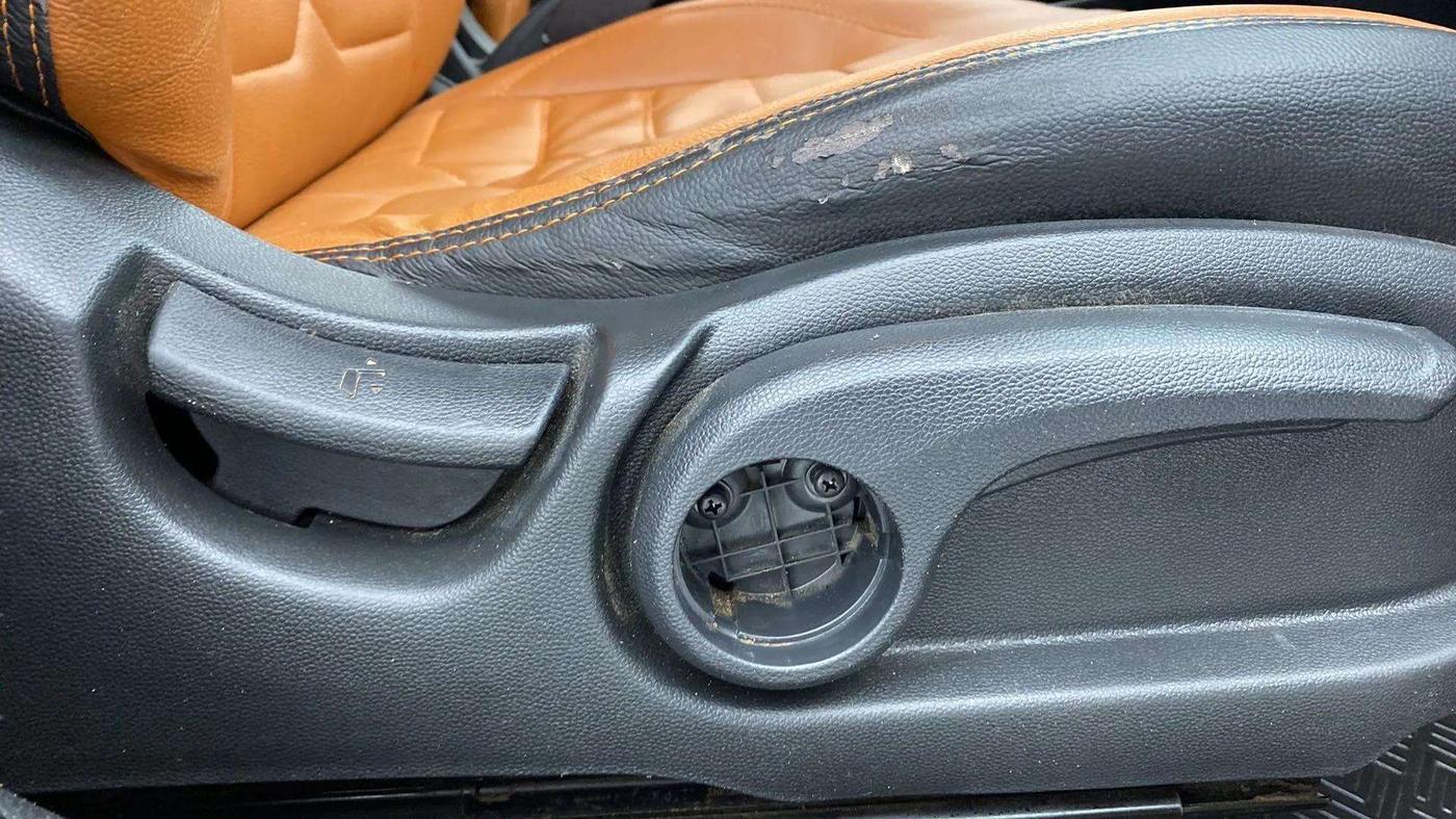 2019 Hyundai i20 Active 1.2 S, Petrol, Manual, 68,142 km, Driver Side Adjustment Panel