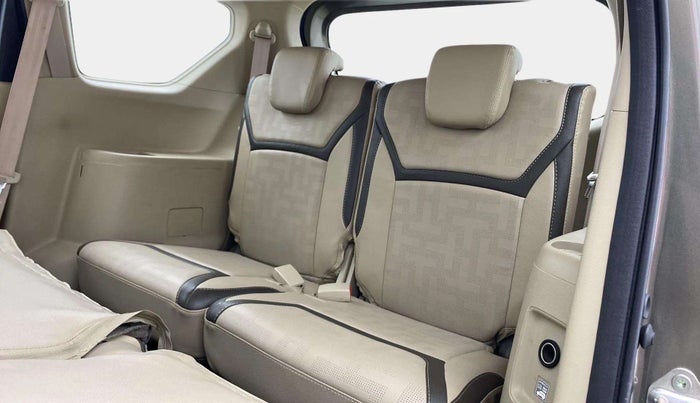 2022 Maruti Ertiga ZXI (O) CNG, CNG, Manual, 35,304 km, Third Seat Row ( optional )