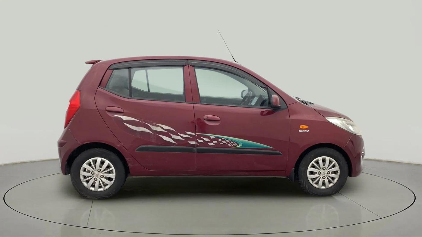 2015 Hyundai i10 SPORTZ 1.1, Petrol, Manual, 62,266 km, Right Side View