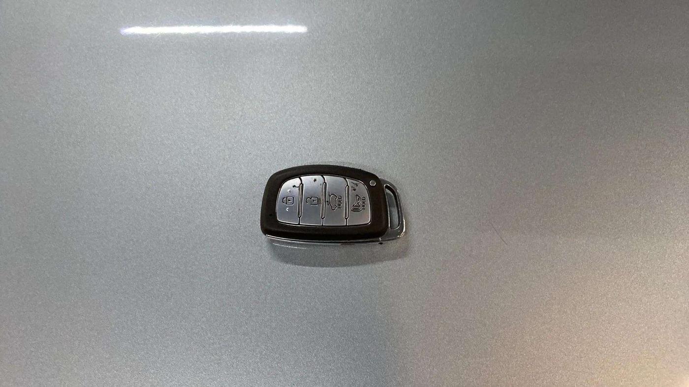 2020 Hyundai VENUE SX 1.0 (O) TURBO IMT, Petrol, Manual, 38,818 km, Key Close Up