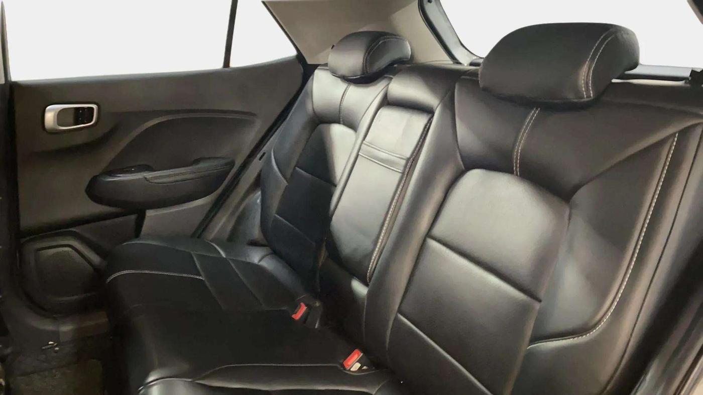 2020 Hyundai VENUE SX 1.0 (O) TURBO IMT, Petrol, Manual, 38,818 km, Right Side Rear Door Cabin