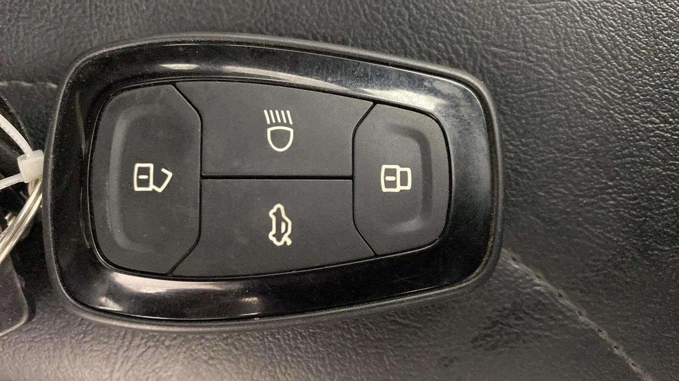 2022 Tata NEXON XZ PLUS PETROL DARK EDITION, Petrol, Manual, 50,822 km, Key Close Up