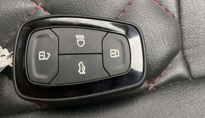 2020 Tata NEXON XZ PLUS PETROL, Petrol, Manual, 34,110 km, Key Close Up