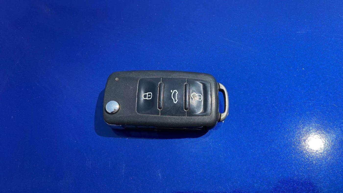 2019 Volkswagen Polo COMFORTLINE 1.0L MPI, Petrol, Manual, 25,740 km, Key Close Up