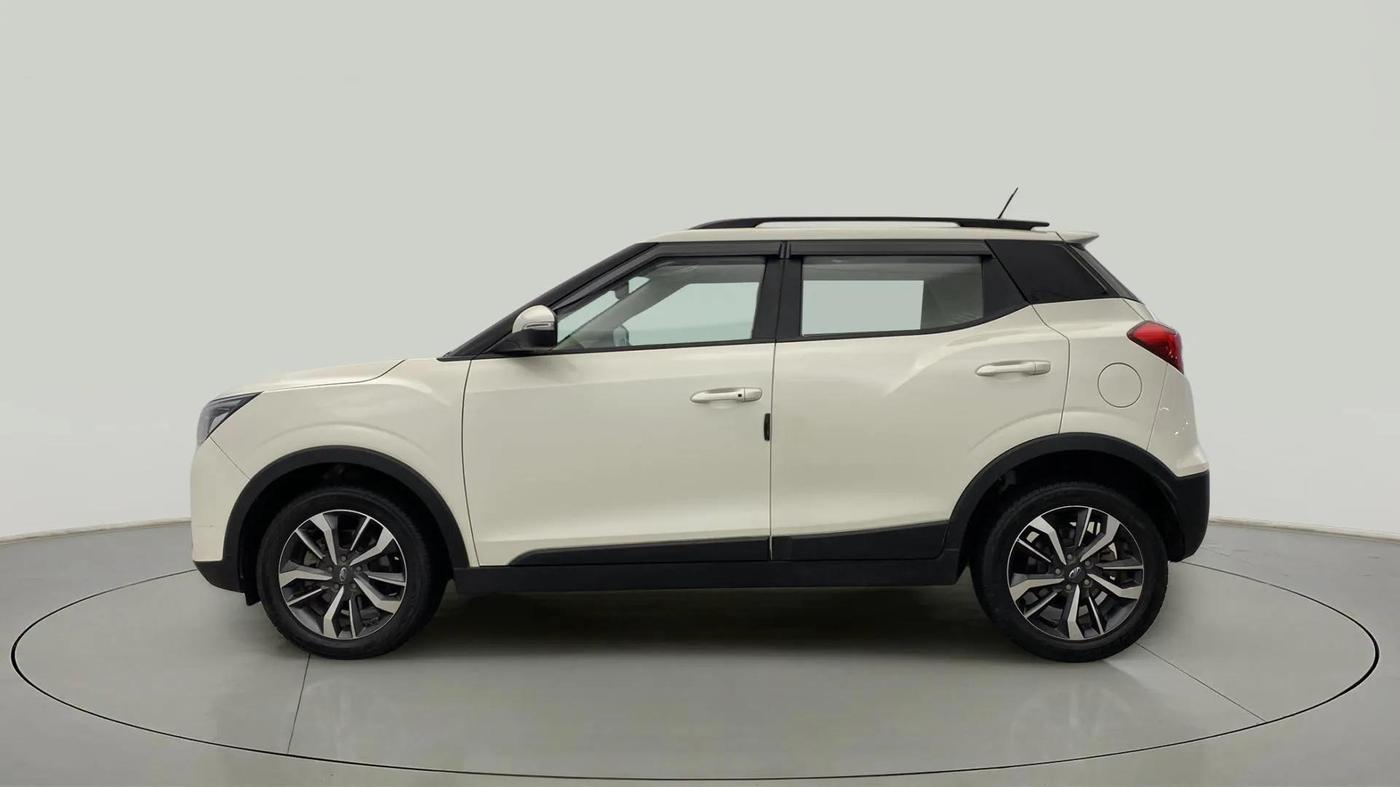 2020 Mahindra XUV300 W8 (O) 1.2 PETROL, Petrol, Manual, 38,599 km, Left Side