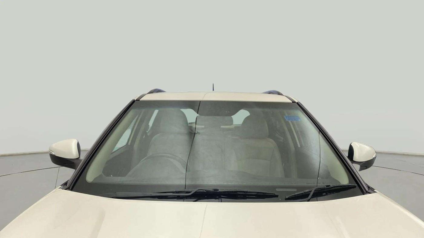 2020 Mahindra XUV300 W8 (O) 1.2 PETROL, Petrol, Manual, 38,599 km, Front Windshield