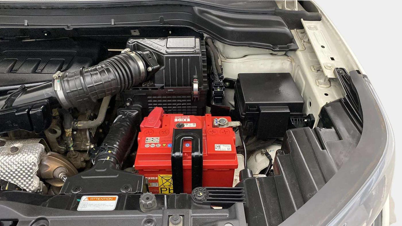 2020 Mahindra XUV300 W8 (O) 1.2 PETROL, Petrol, Manual, 38,599 km, Engine View - Left