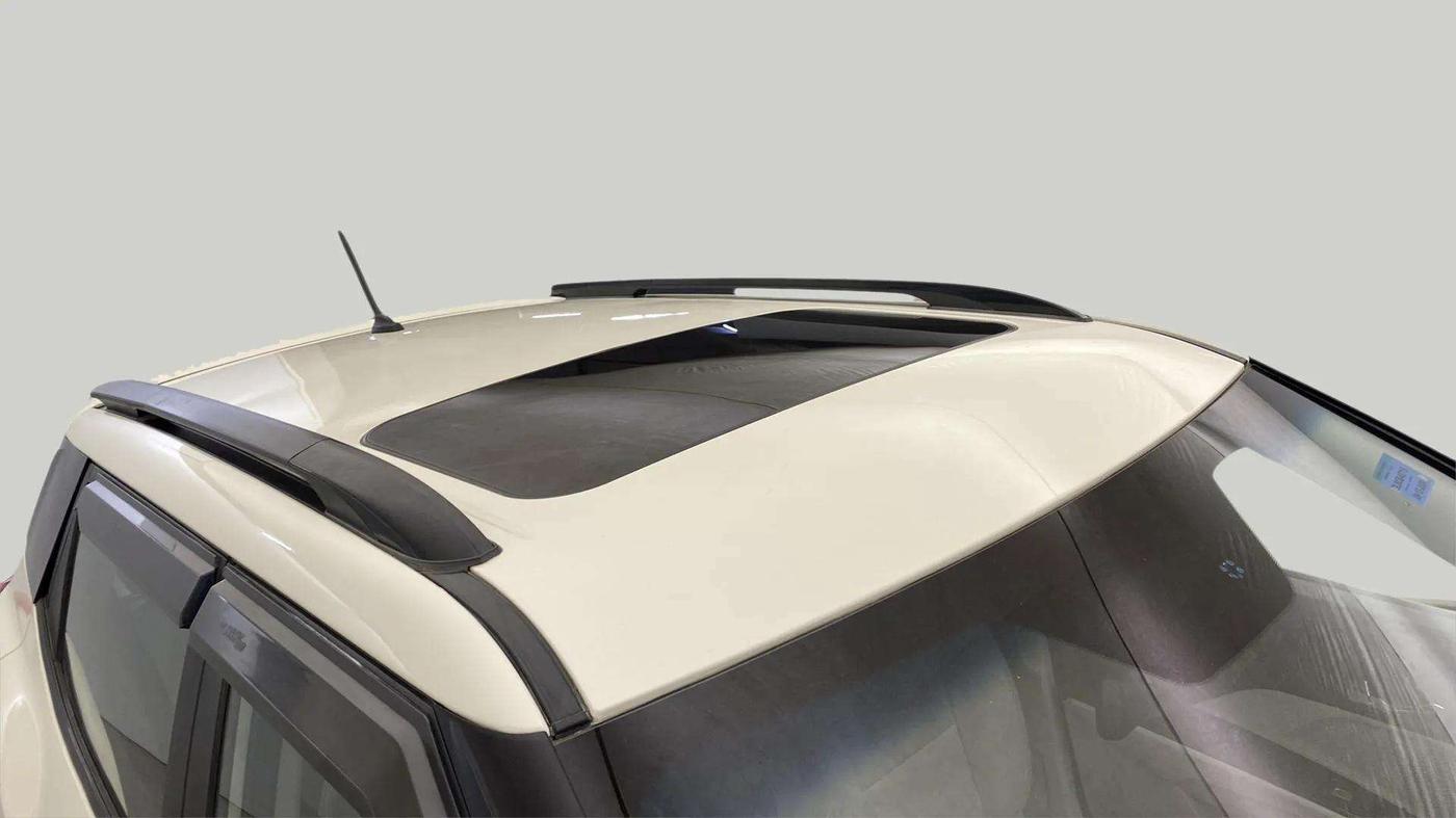 2020 Mahindra XUV300 W8 (O) 1.2 PETROL, Petrol, Manual, 38,599 km, Roof