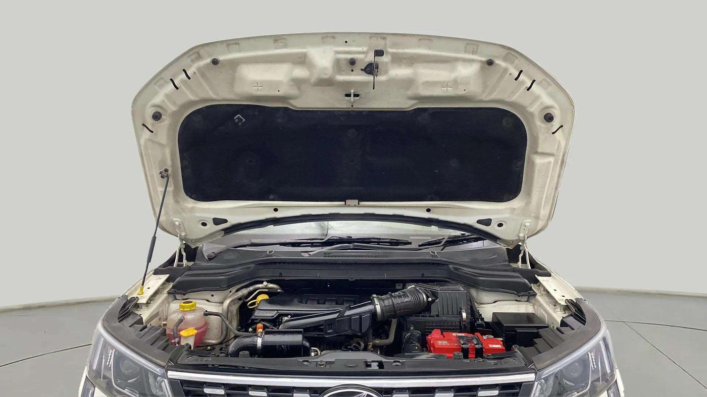 2020 Mahindra XUV300 W8 (O) 1.2 PETROL, Petrol, Manual, 38,599 km, Open Bonet