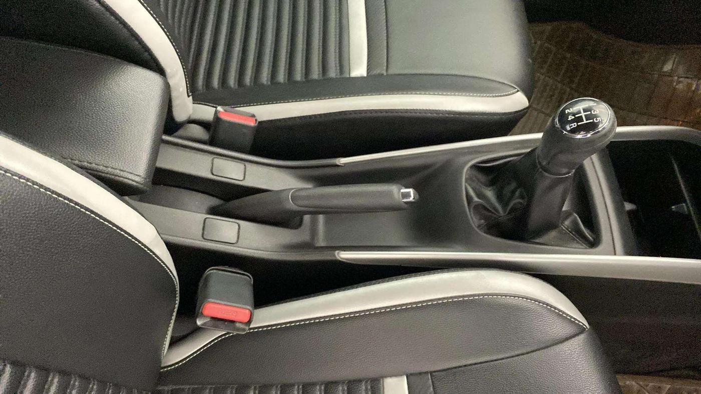2017 Maruti Baleno ZETA PETROL 1.2, Petrol, Manual, 22,079 km, Gear Lever