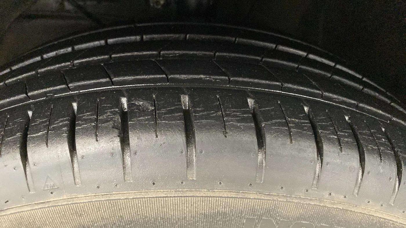 2017 Maruti Baleno ZETA PETROL 1.2, Petrol, Manual, 22,079 km, Left Front Tyre Tread