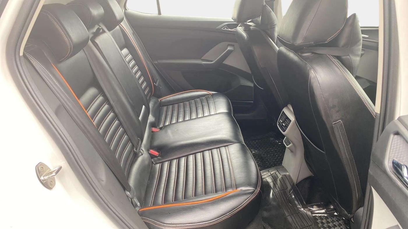 2021 Skoda KUSHAQ AMBITION 1.0L TSI AT, Petrol, Automatic, 35,569 km, Right Side Rear Door Cabin