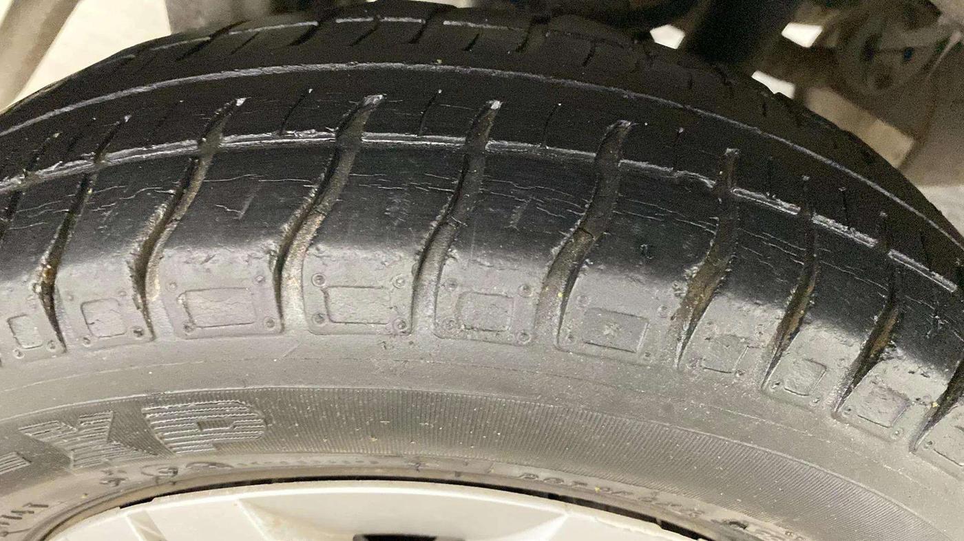 2015 Maruti Alto 800 VXI, Petrol, Manual, 40,836 km, Left Front Tyre Tread