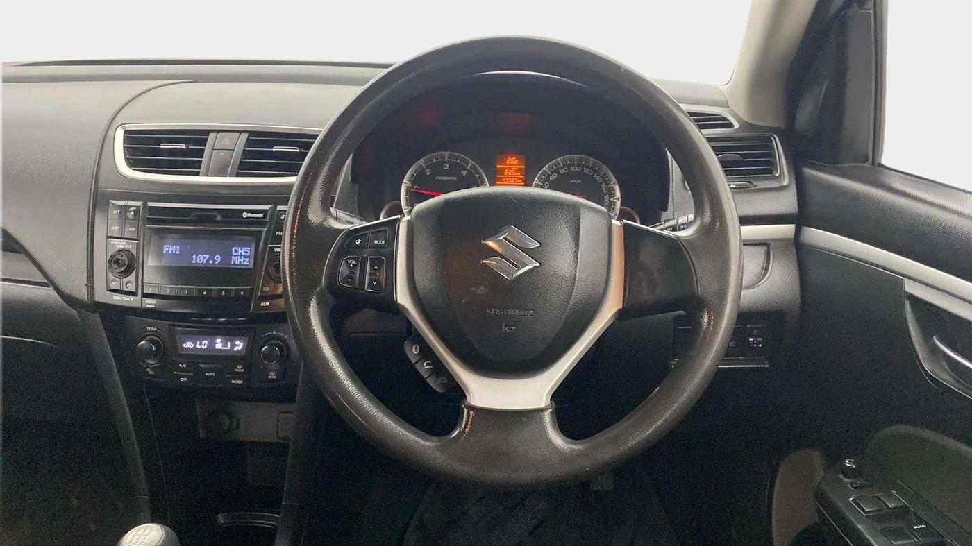 2014 Maruti Swift ZDI, Diesel, Manual, 50,021 km, Steering Wheel Close Up