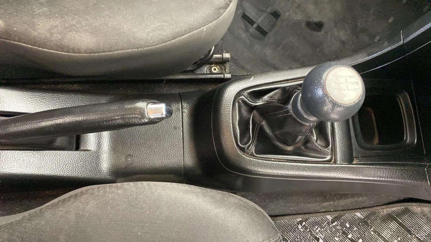 2014 Maruti Swift ZDI, Diesel, Manual, 50,021 km, Gear Lever