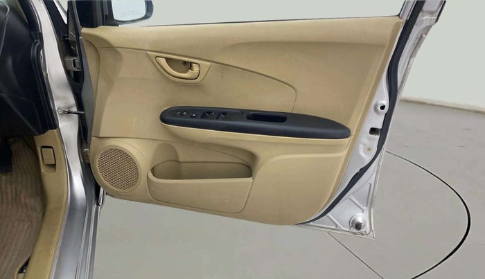 2015 Honda Amaze 1.2L I-VTEC S, Petrol, Manual, 81,528 km, Driver Side Door Panels Control