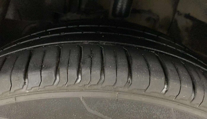2021 Tata NEXON XM SUNROOF PETROL, Petrol, Manual, 79,898 km, Left Front Tyre Tread