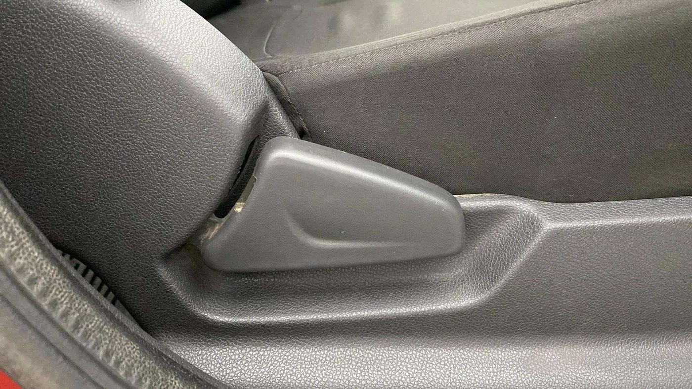 2016 Renault Kwid RXT 0.8, Petrol, Manual, 40,436 km, Driver Side Adjustment Panel