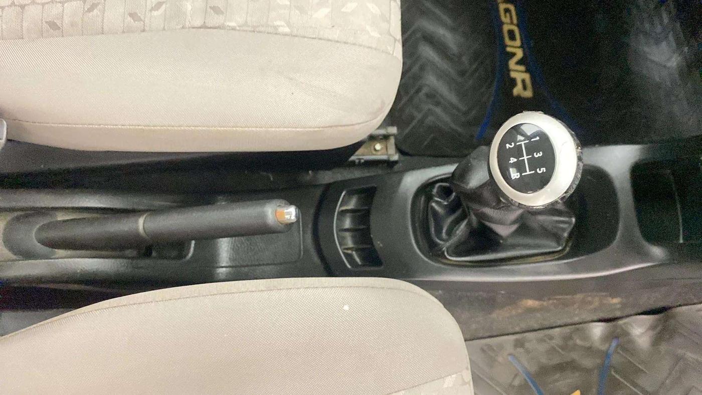 2015 Maruti Wagon R 1.0 VXI, Petrol, Manual, 24,448 km, Gear Lever