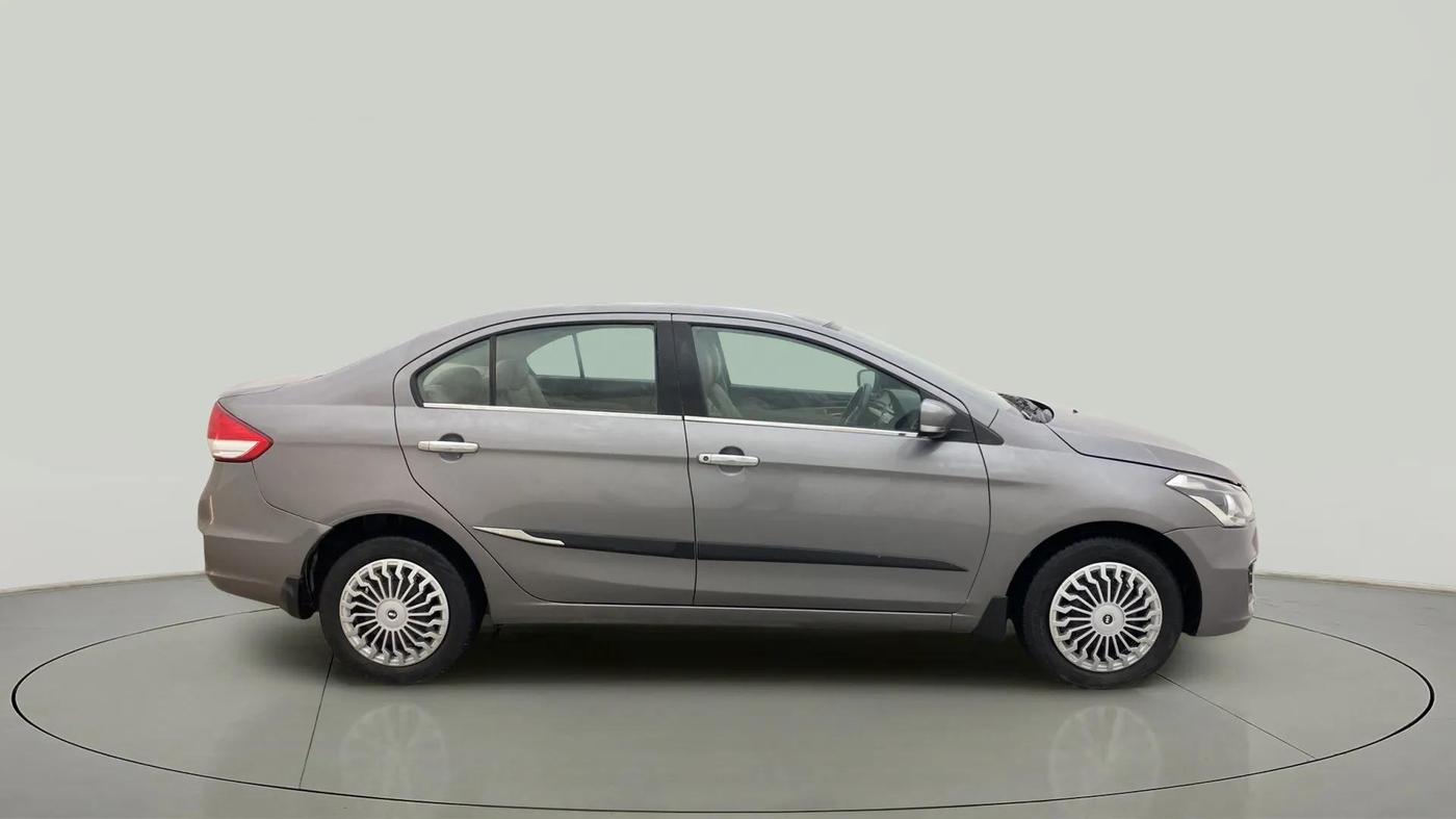 2015 Maruti Ciaz VDI, Diesel, Manual, 74,731 km, Right Side View