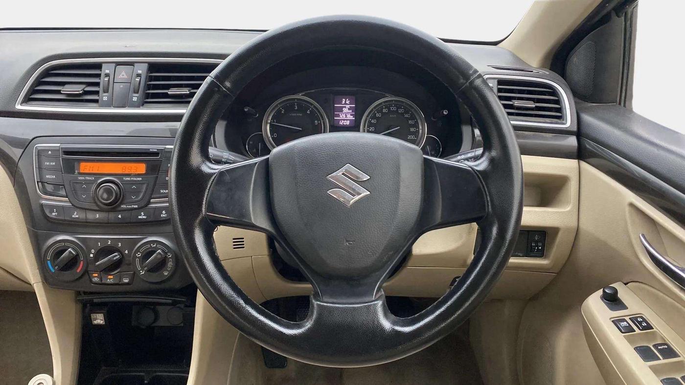 2015 Maruti Ciaz VDI, Diesel, Manual, 74,731 km, Steering Wheel Close Up