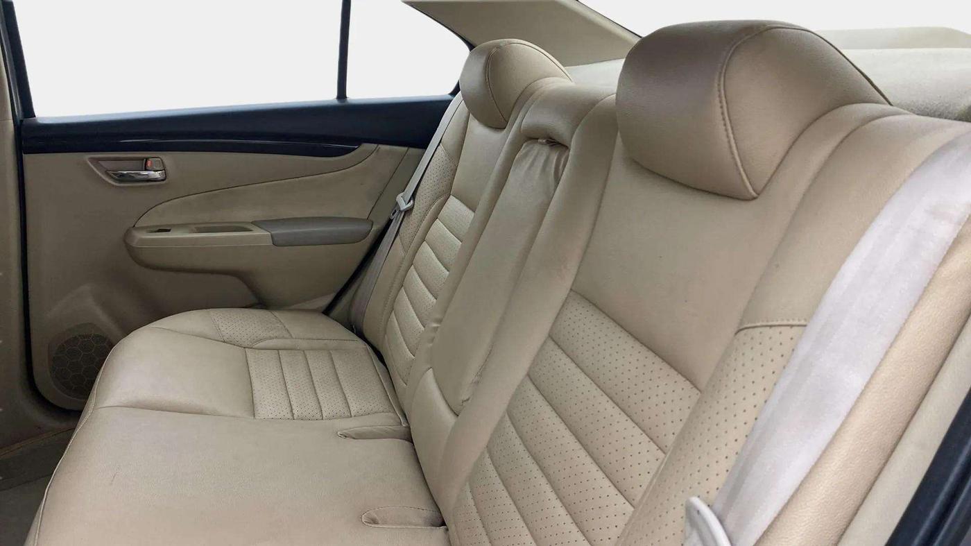 2015 Maruti Ciaz VDI, Diesel, Manual, 74,731 km, Right Side Rear Door Cabin