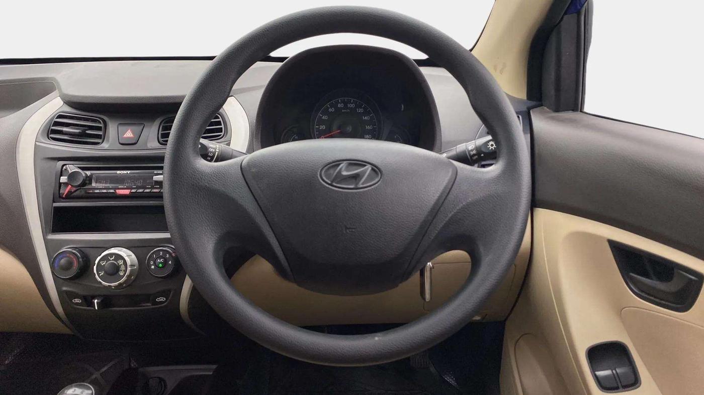 2016 Hyundai Eon ERA +, Petrol, Manual, 28,573 km, Steering Wheel Close Up