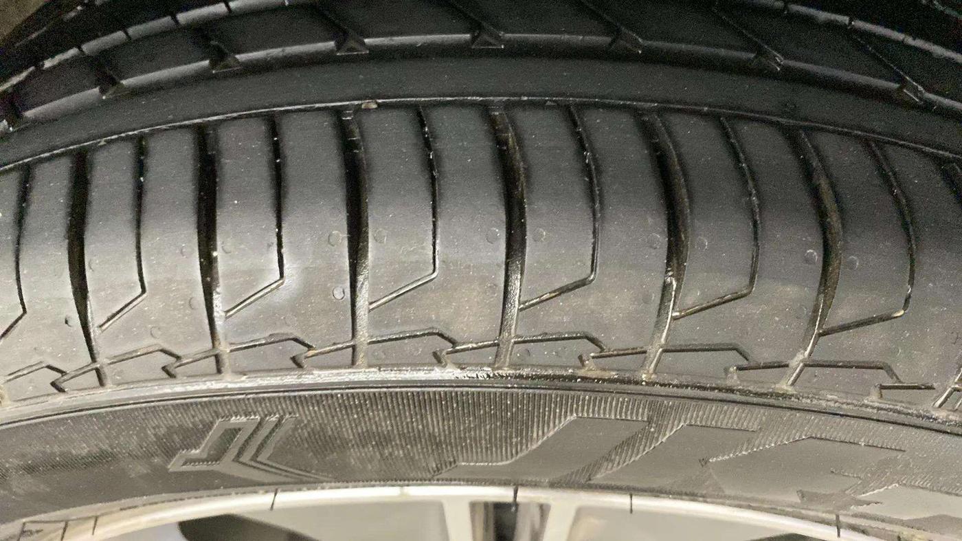 2017 Hyundai Creta SX PLUS AT 1.6 PETROL, Petrol, Automatic, 54,816 km, Right Rear Tyre Tread