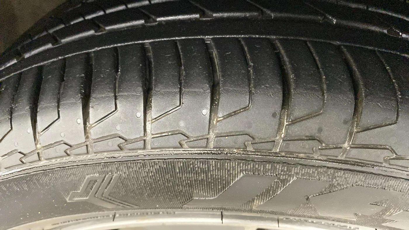 2017 Hyundai Creta SX PLUS AT 1.6 PETROL, Petrol, Automatic, 54,816 km, Right Front Tyre Tread
