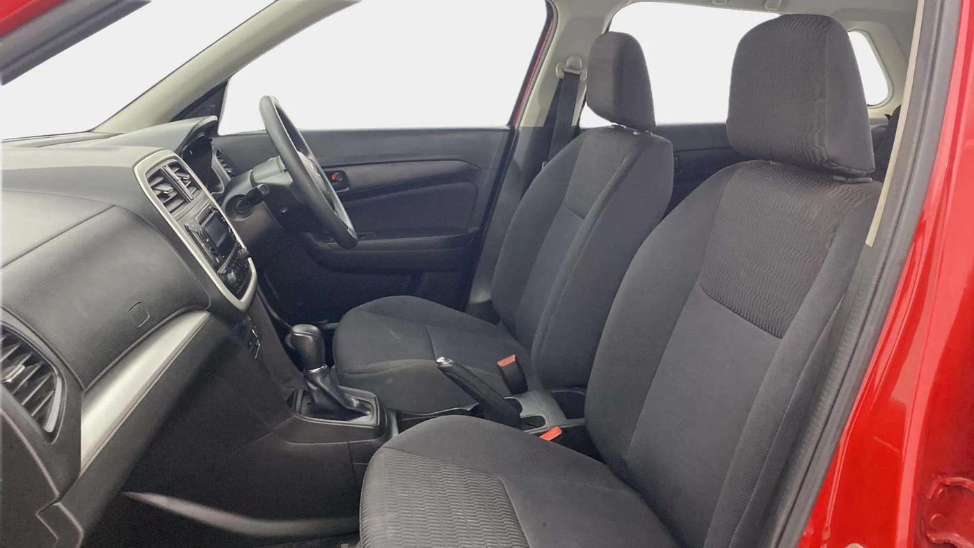 2020 Maruti Vitara Brezza VXI AT SHVS, Petrol, Automatic, 53,893 km, Right Side Front Door Cabin