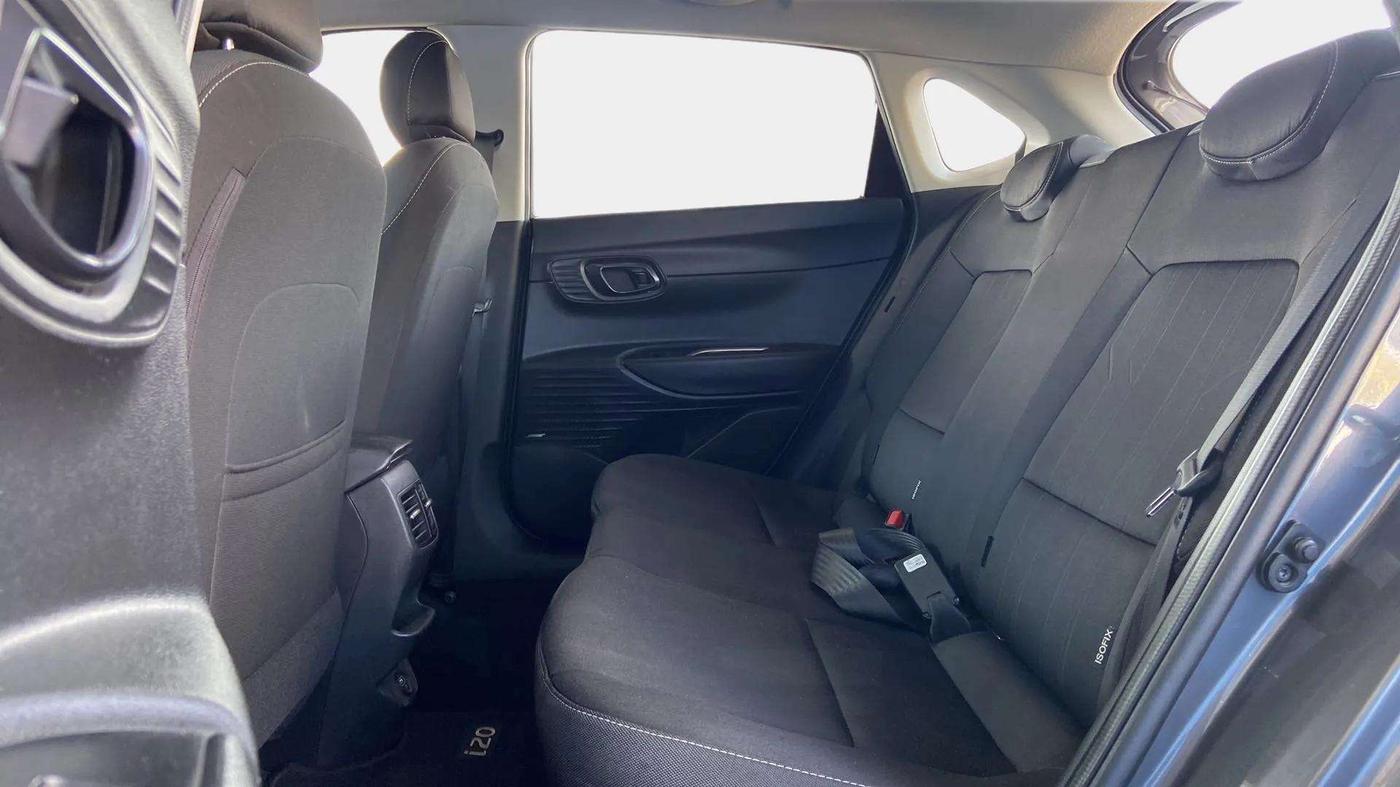 2021 Hyundai NEW I20 ASTA 1.2 AT, Petrol, Automatic, 25,420 km, Right Side Rear Door Cabin