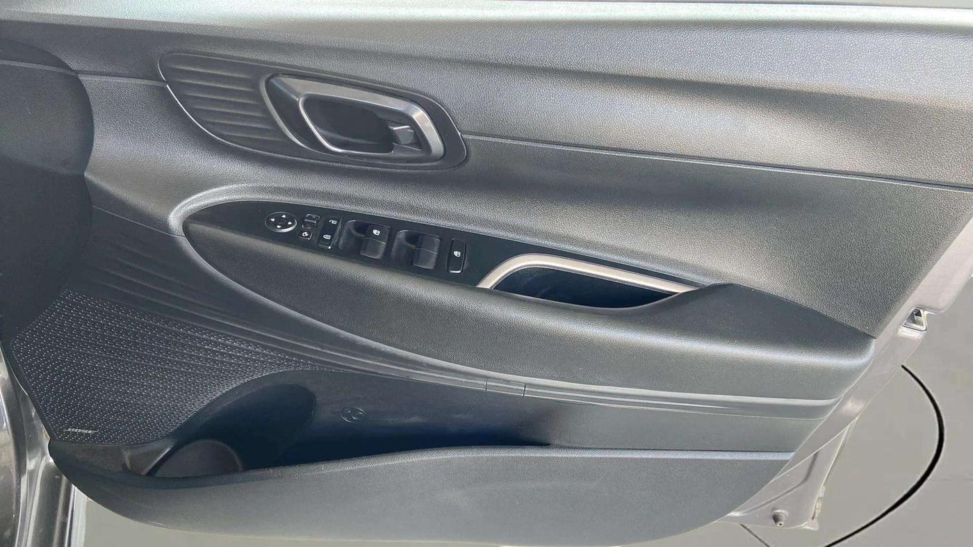 2021 Hyundai NEW I20 ASTA 1.2 AT, Petrol, Automatic, 25,420 km, Driver Side Door Panels Control