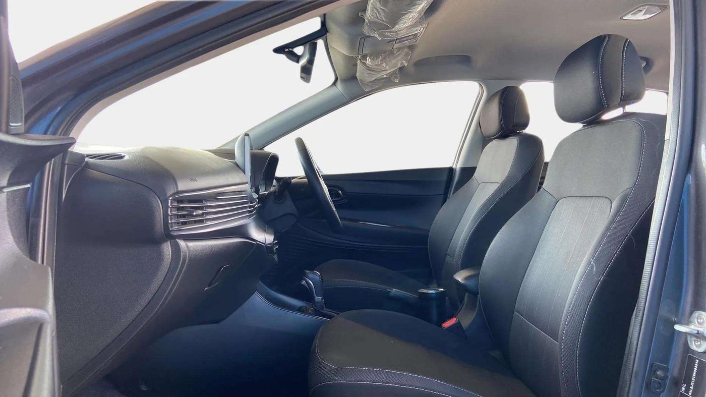 2021 Hyundai NEW I20 ASTA 1.2 AT, Petrol, Automatic, 25,420 km, Right Side Front Door Cabin