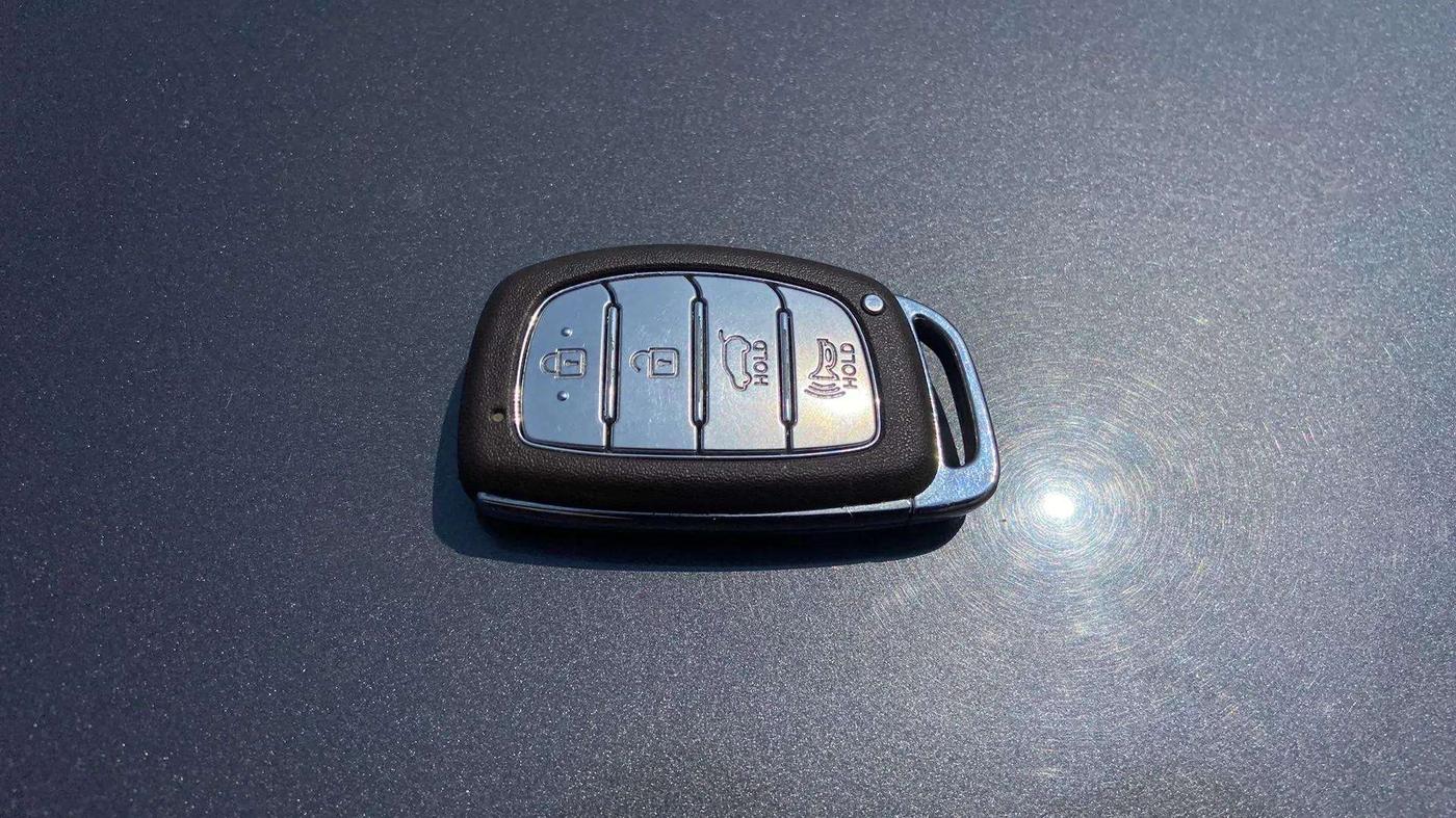 2021 Hyundai NEW I20 ASTA 1.2 AT, Petrol, Automatic, 25,420 km, Key Close Up