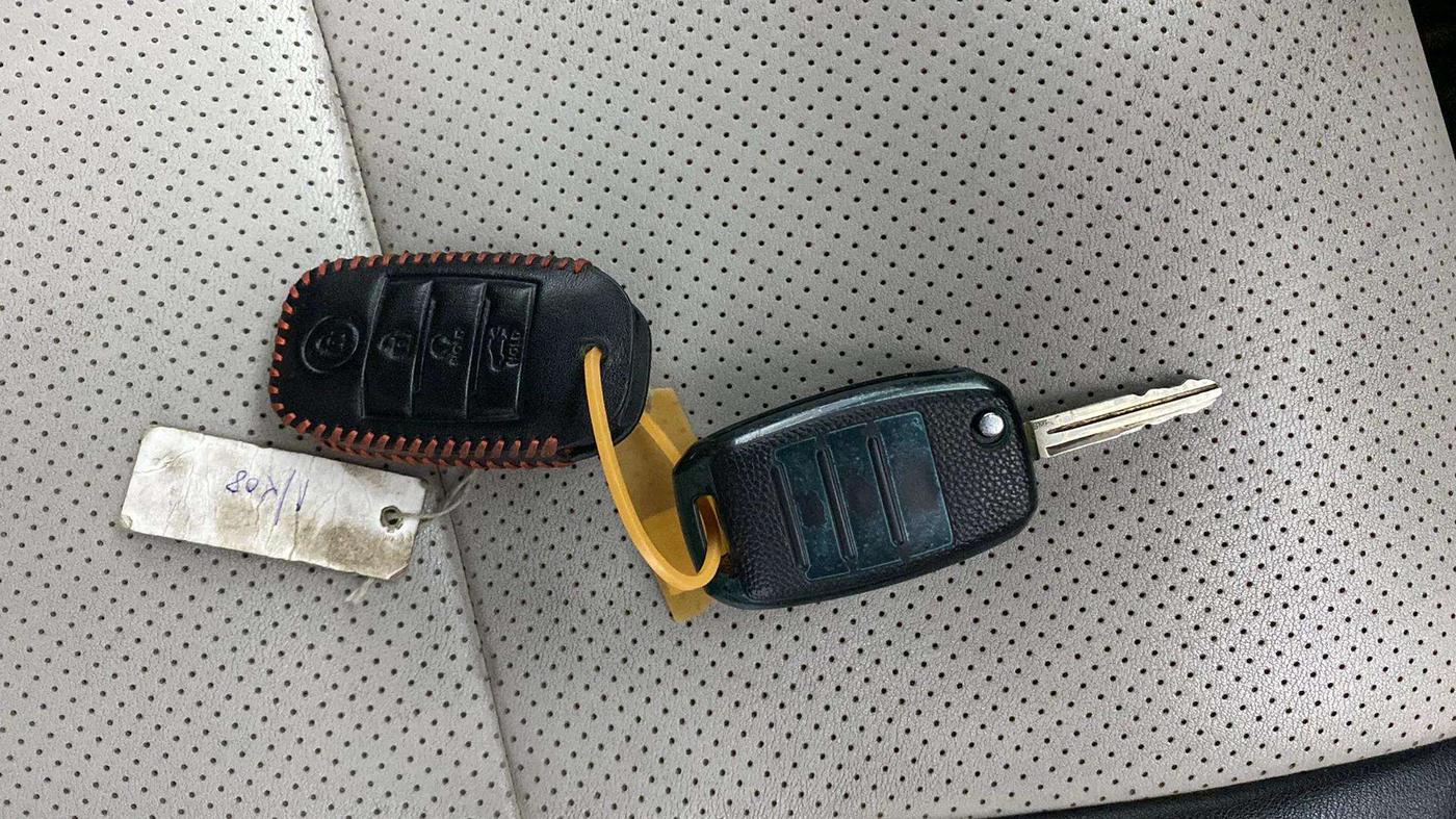2020 KIA SONET HTK PLUS 1.2, Petrol, Manual, 54,886 km, Key Close Up