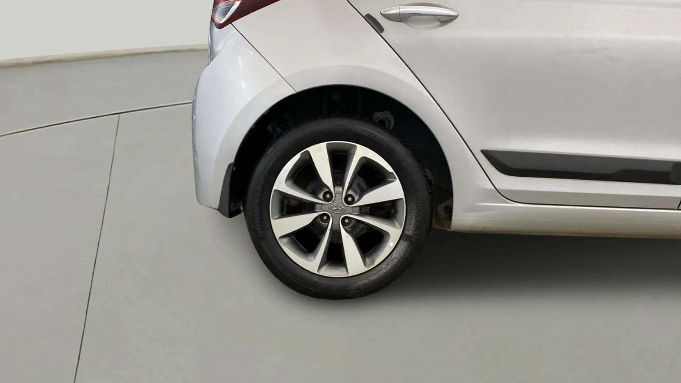 2016 Hyundai Elite i20 ASTA 1.2 (O), Petrol, Manual, 37,859 km, Right Rear Wheel