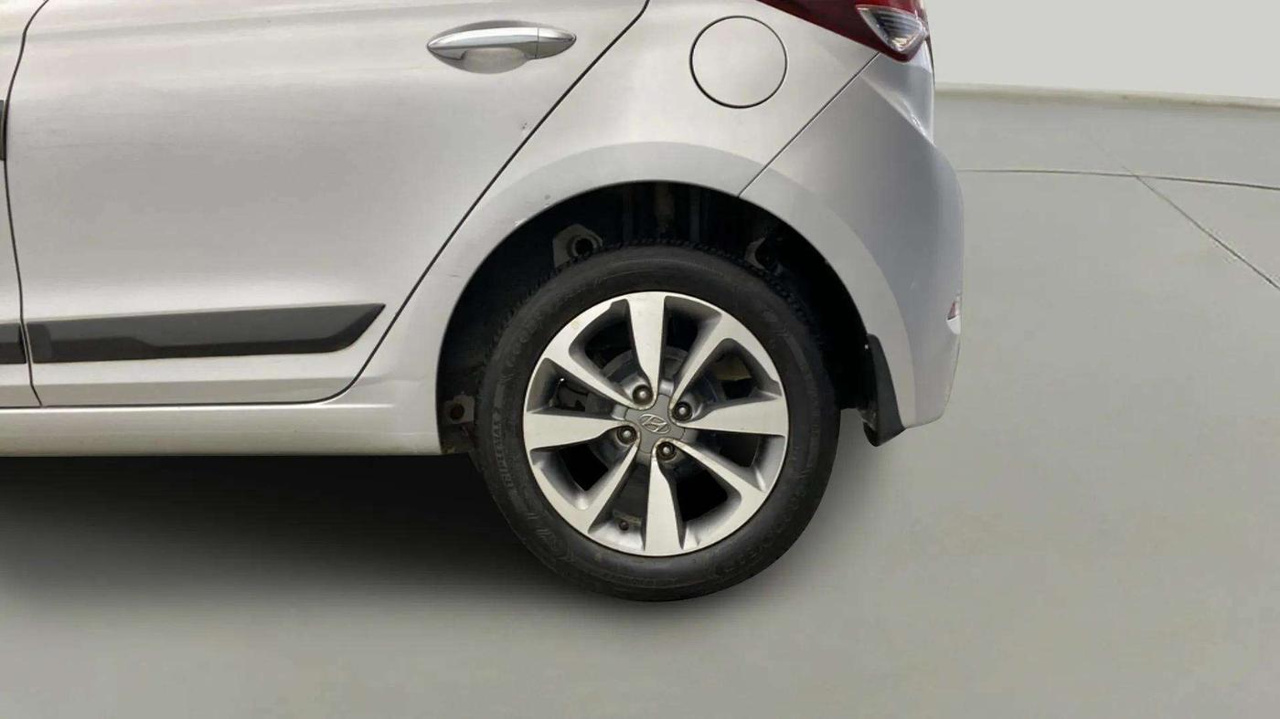 2016 Hyundai Elite i20 ASTA 1.2 (O), Petrol, Manual, 37,859 km, Left Rear Wheel