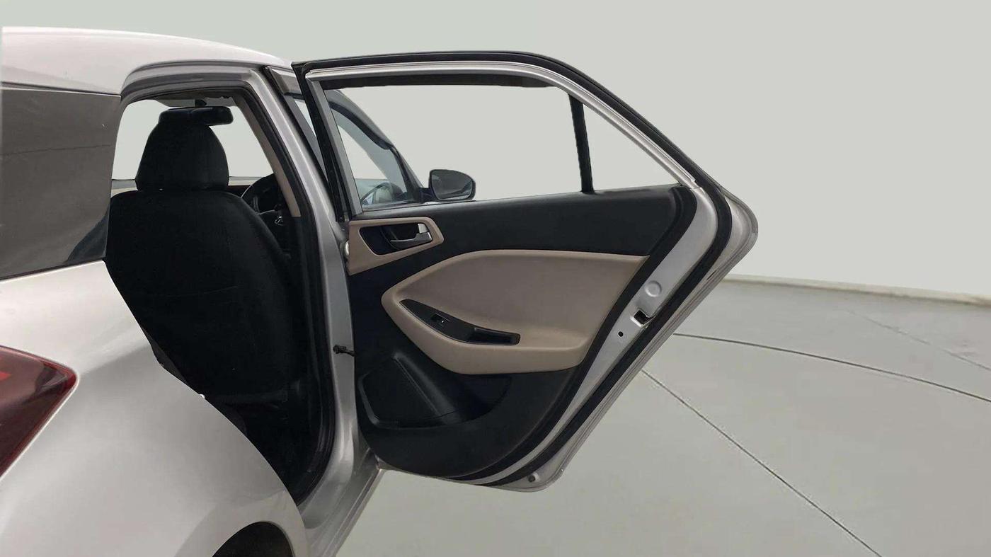 2016 Hyundai Elite i20 ASTA 1.2 (O), Petrol, Manual, 37,859 km, RHS Rear Door