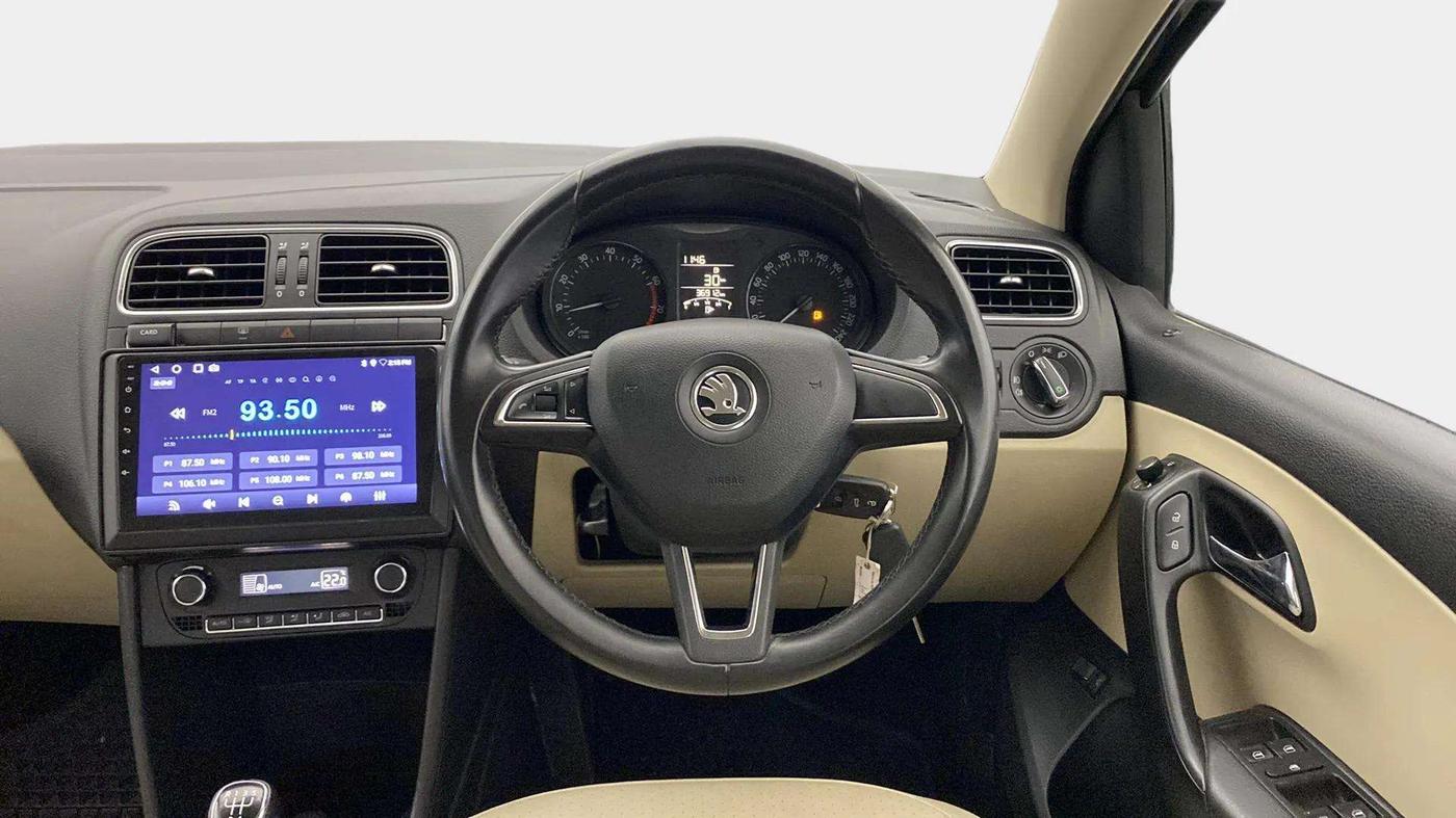 2017 Skoda Rapid STYLE 1.6 MPI, Petrol, Manual, 37,214 km, Steering Wheel Close Up