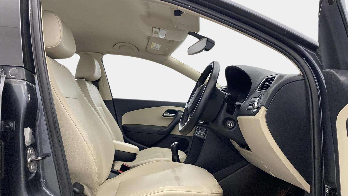 2017 Skoda Rapid STYLE 1.6 MPI, Petrol, Manual, 37,214 km, Right Side Front Door Cabin