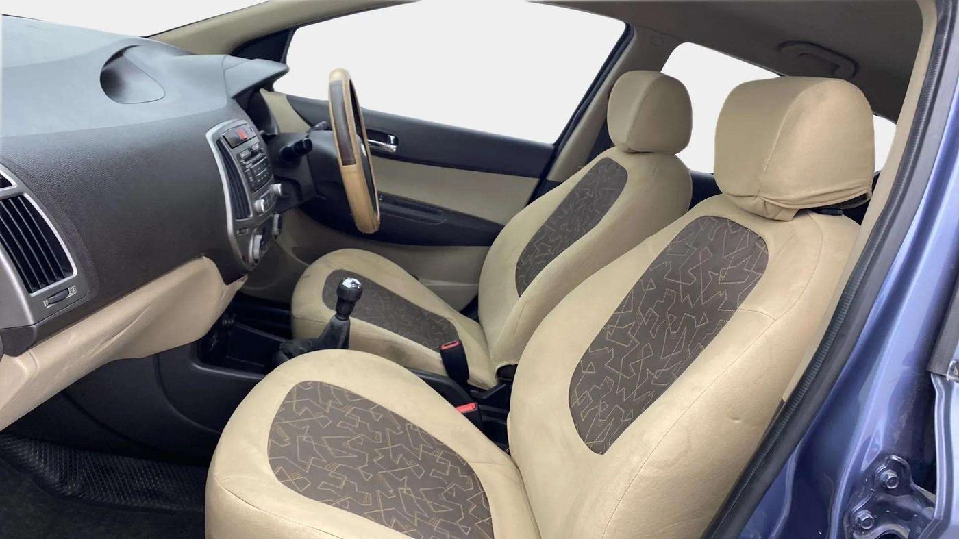 2014 Hyundai i20 SPORTZ 1.2, Petrol, Manual, 62,082 km, Right Side Front Door Cabin