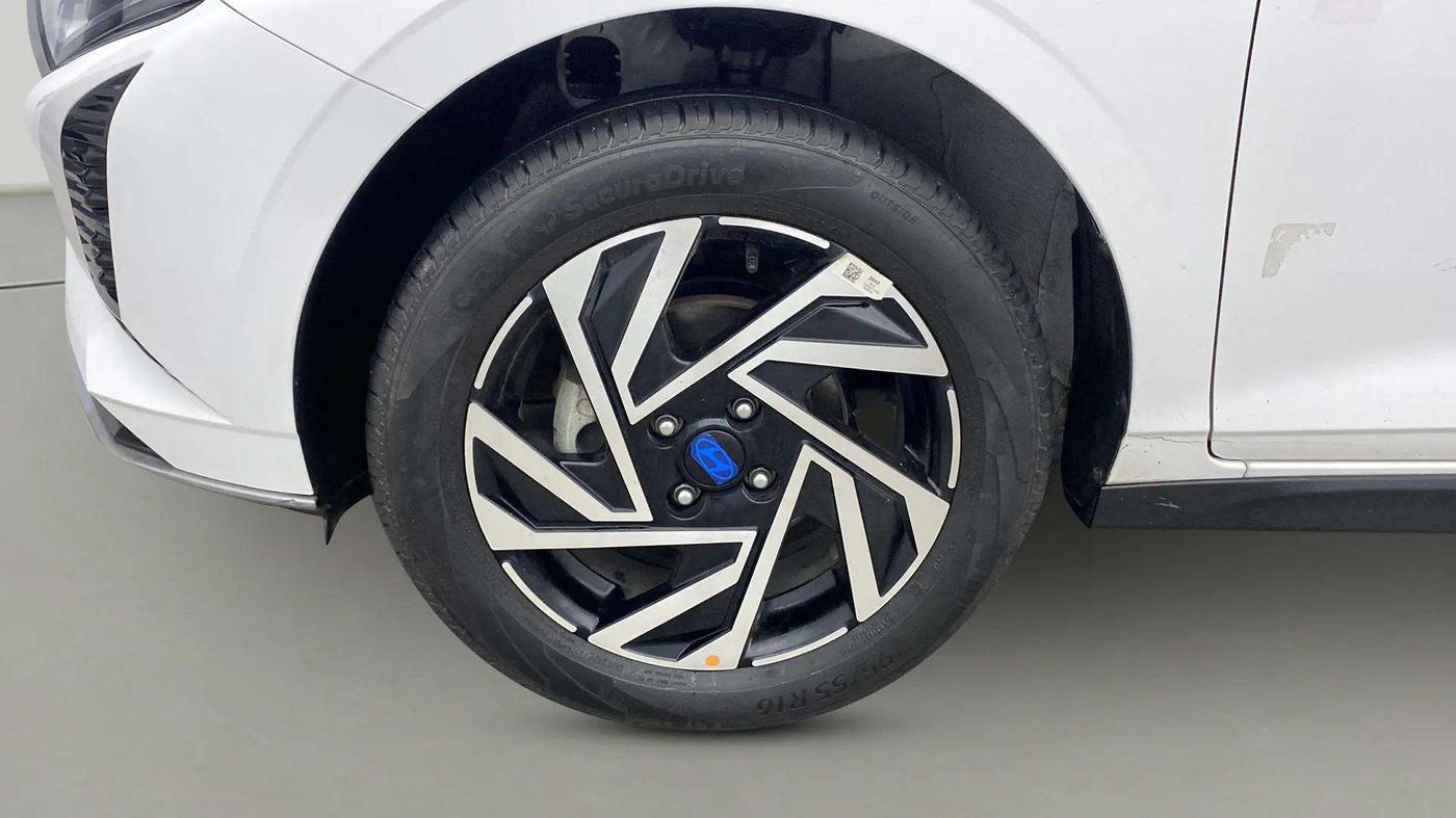 2024 Hyundai NEW I20 ASTA (O) 1.2 MT, Petrol, Manual, 7,736 km, Left Front Wheel