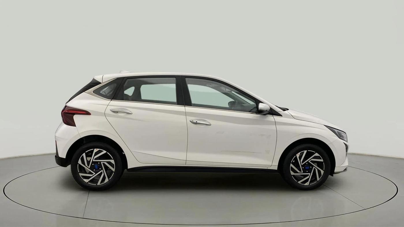 2024 Hyundai NEW I20 ASTA (O) 1.2 MT, Petrol, Manual, 7,736 km, Right Side View