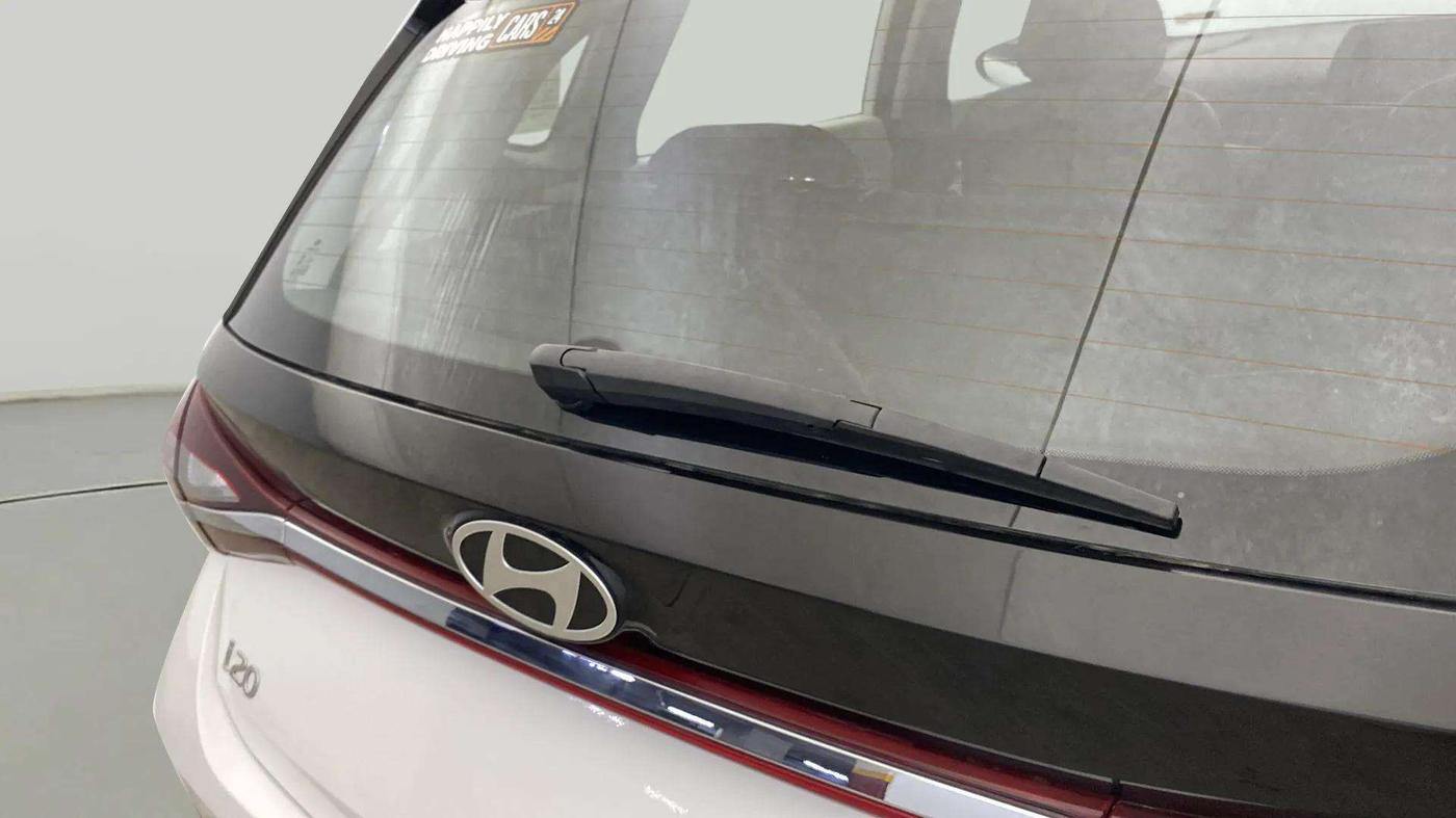2024 Hyundai NEW I20 ASTA (O) 1.2 MT, Petrol, Manual, 7,736 km, Rear Wiper