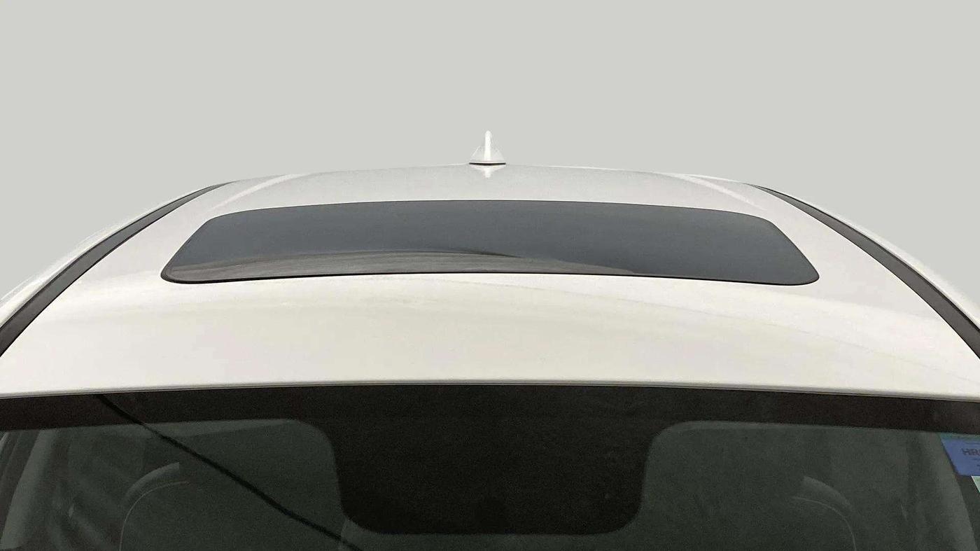2024 Hyundai NEW I20 ASTA (O) 1.2 MT, Petrol, Manual, 7,736 km, Moonroof/ Sunroof