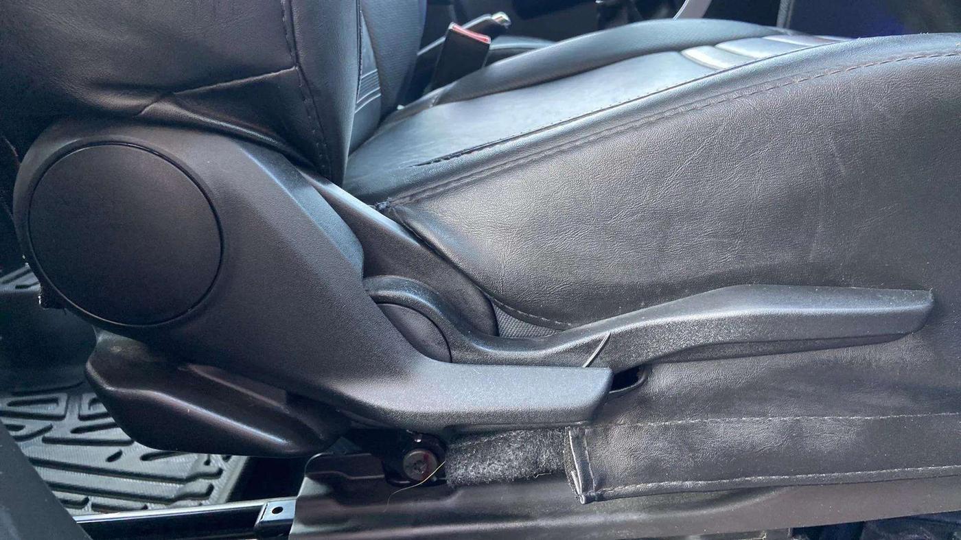 2024 Maruti BREZZA VXI, Petrol, Manual, 5,672 km, Driver Side Adjustment Panel