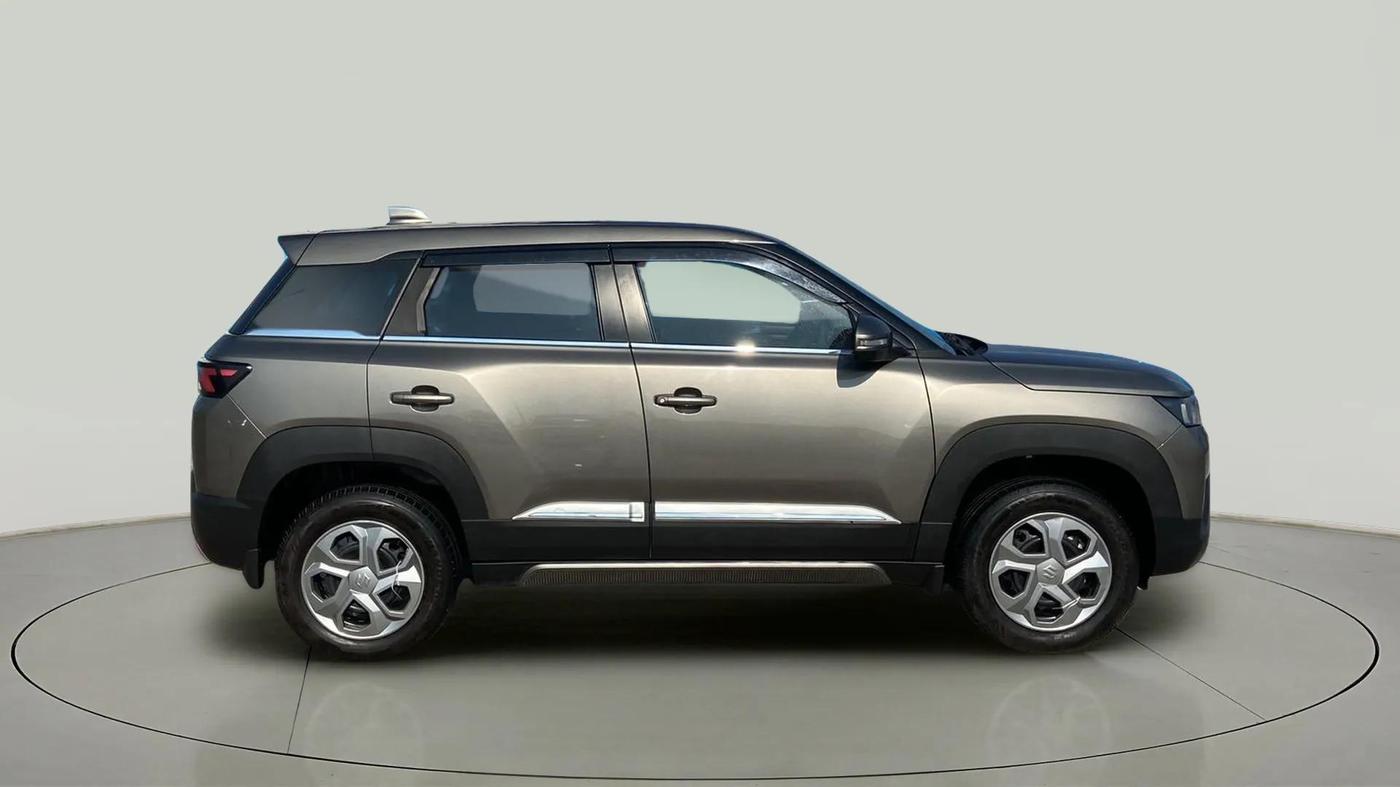 2024 Maruti BREZZA VXI, Petrol, Manual, 5,672 km, Right Side View