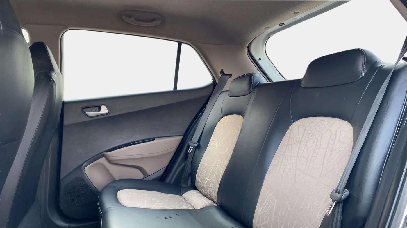 2018 Hyundai Grand i10 SPORTZ 1.2 KAPPA VTVT, Petrol, Manual, 8,448 km, Right Side Rear Door Cabin